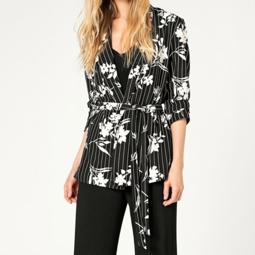 MILAN KISS Black White Floral Jacket Medium - Picture 2 of 16